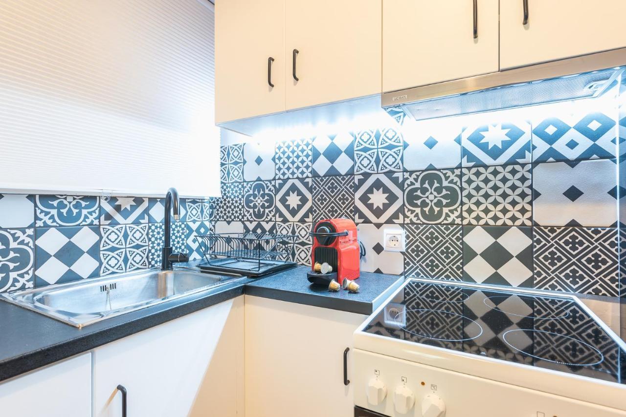 Gorgeous & Modern At Ampelokipi Metro Station By Greece Apartments Атина Екстериор снимка